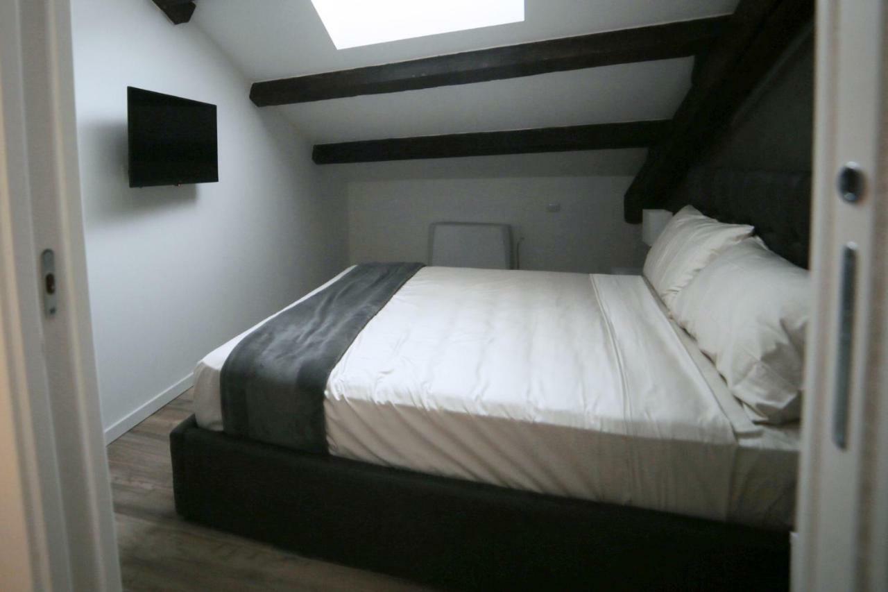 Moscova Attic Near Duomo Leilighet Milano Eksteriør bilde