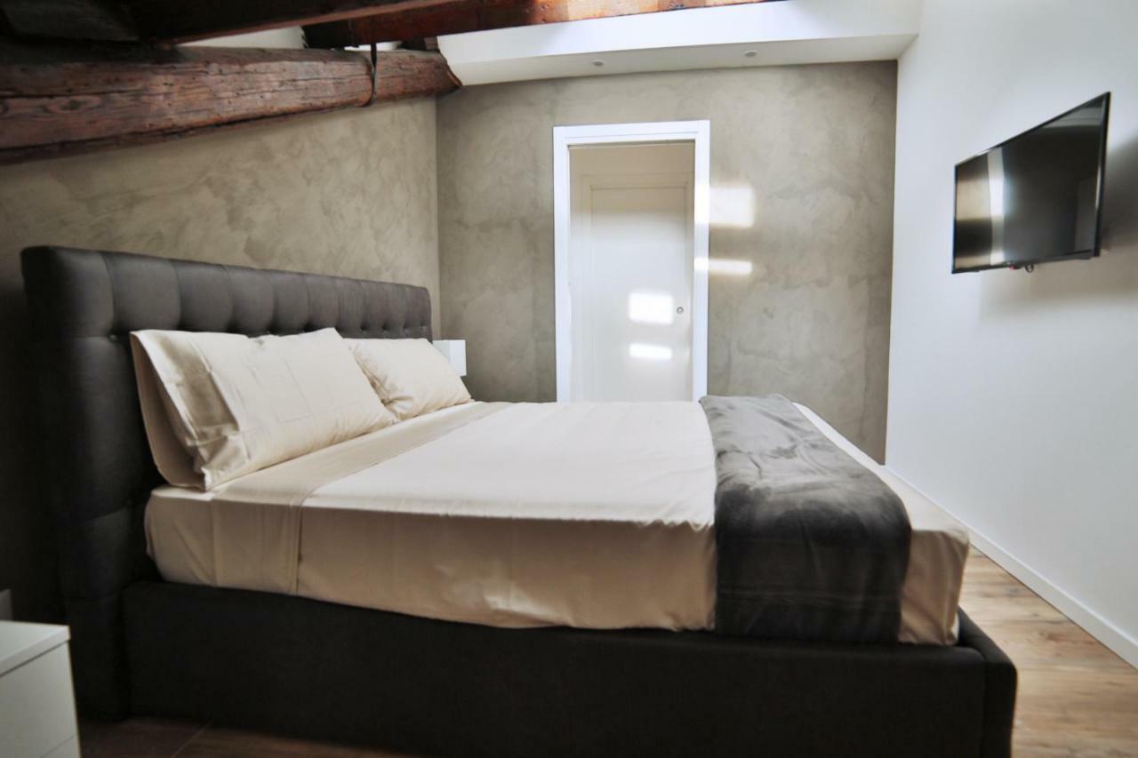 Moscova Attic Near Duomo Leilighet Milano Eksteriør bilde
